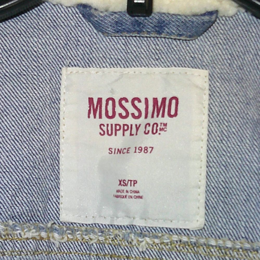 Mossimo Distressed Denim Jacket Sherpa Collar Light Wash Vintage Look XS/TP - Picture 3 of 3